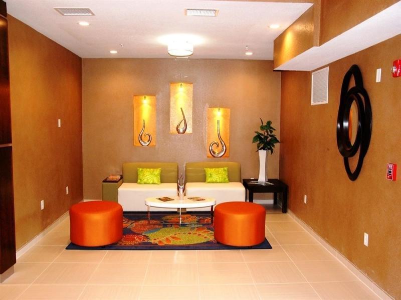 فندق وأجنحة هوليداي إن إكسبريس سانت لويس - إن إي لامبرت فيلد Woodson Terrace المظهر الخارجي الصورة